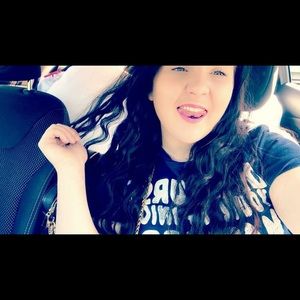 Meet your Posher, Desirae